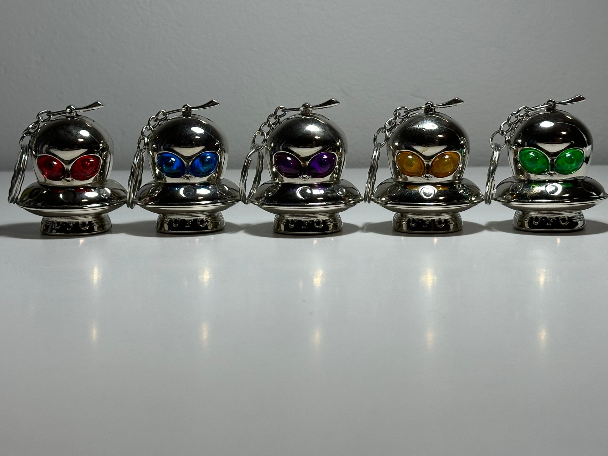 Set of 5 Alien Lighters - Silver Spaceships with Unique Eye Colors - Limited Edition - SimsonStore