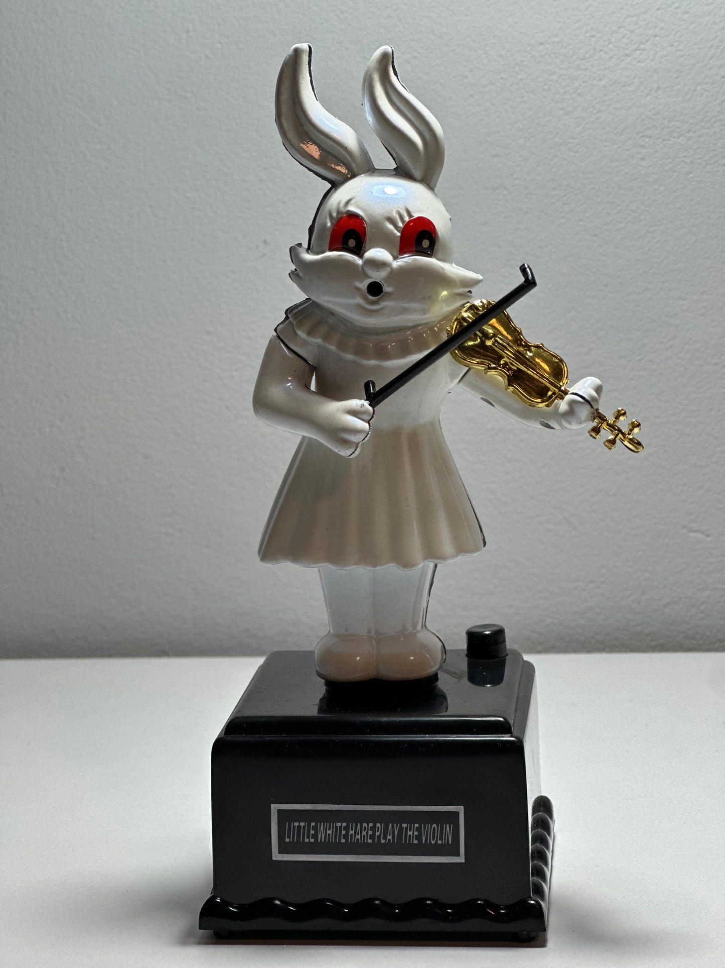 Unique Lighter with White Rabbit Playing Violin - Limited Edition - SimsonStore